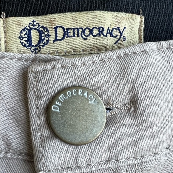 Democracy Flax Ab Solutions Bermuda Shorts - Picture 5 of 10